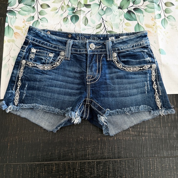 Miss Me Shorts Size 26 Womens Western Rhinestone Studded Embroidered Pockets - Picture 3 of 6